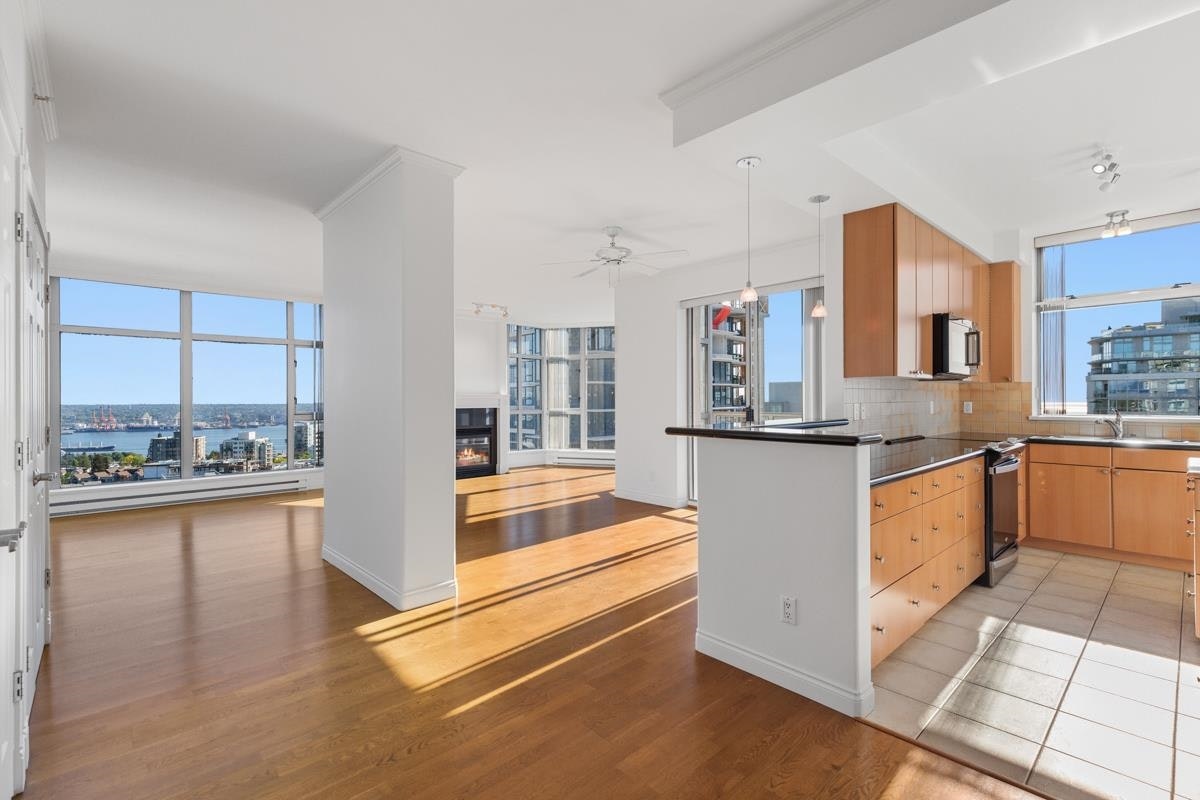 1406-160 E 13th Street, North Vancouver, BC, V7L 2L5