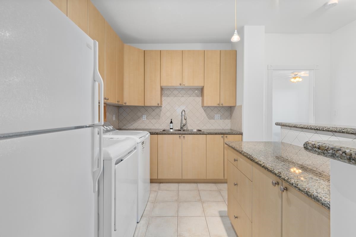 1406-160 E 13th Street, North Vancouver, BC, V7L 2L5 - 22