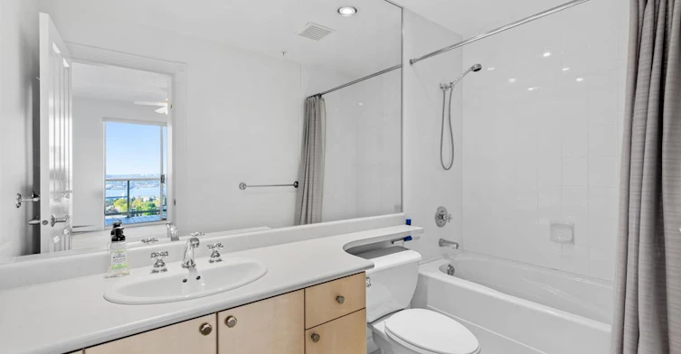 1406-160 E 13th Street, North Vancouver, BC, V7L 2L5 - 27