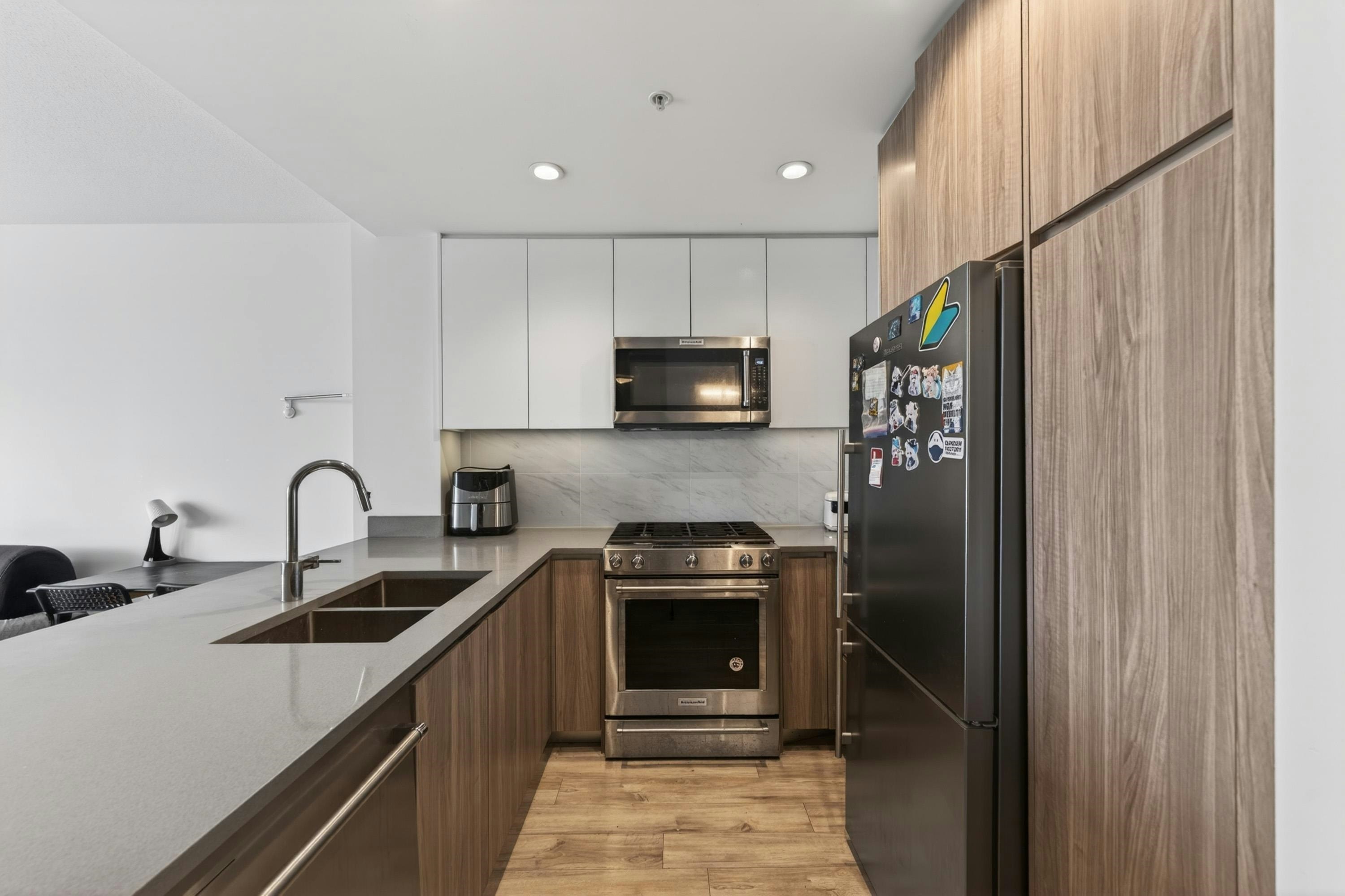 1103-8940 University Crescent, Burnaby, BC, V5A 0E7 - 9