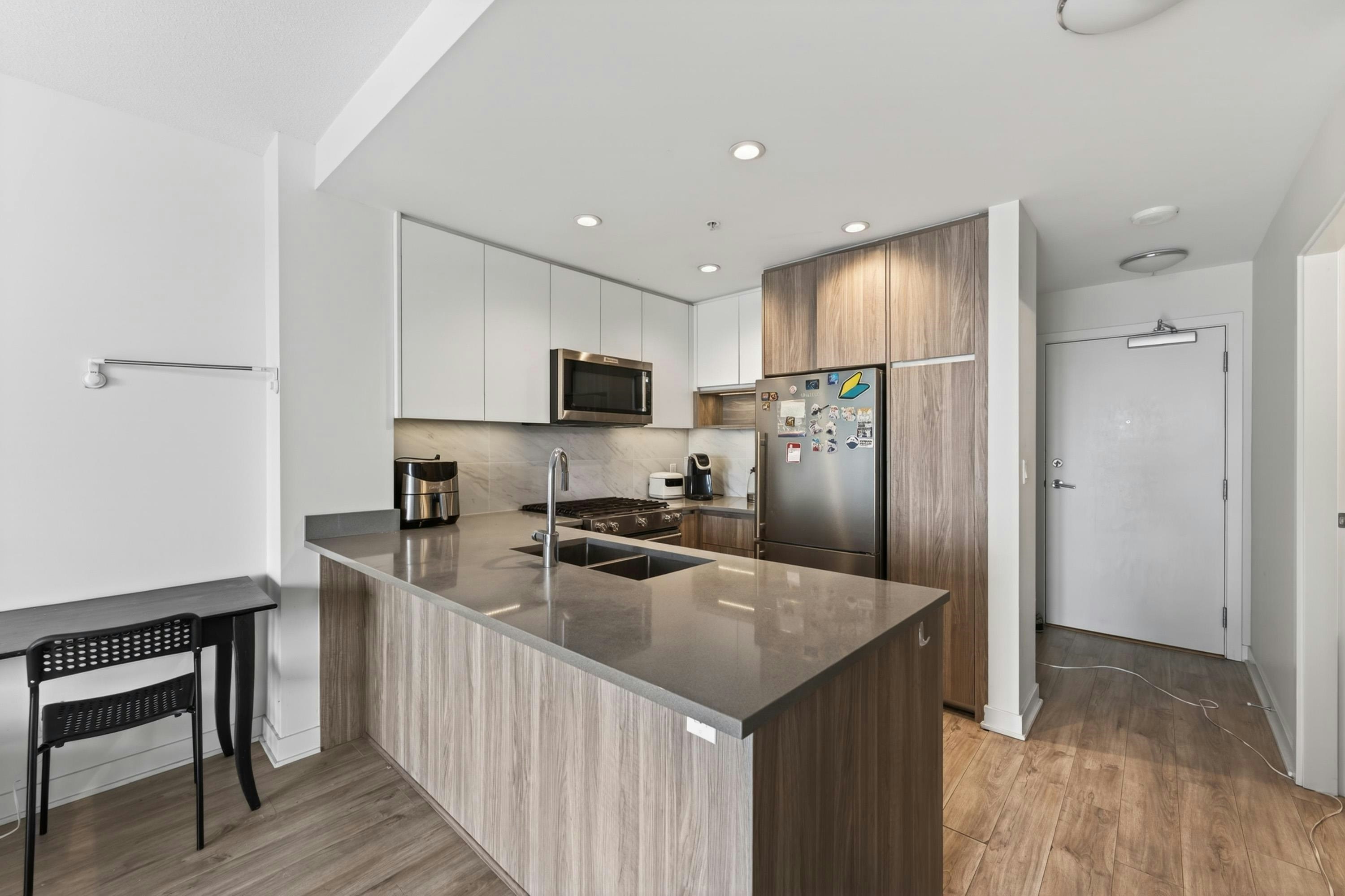 1103-8940 University Crescent, Burnaby, BC, V5A 0E7 - 8