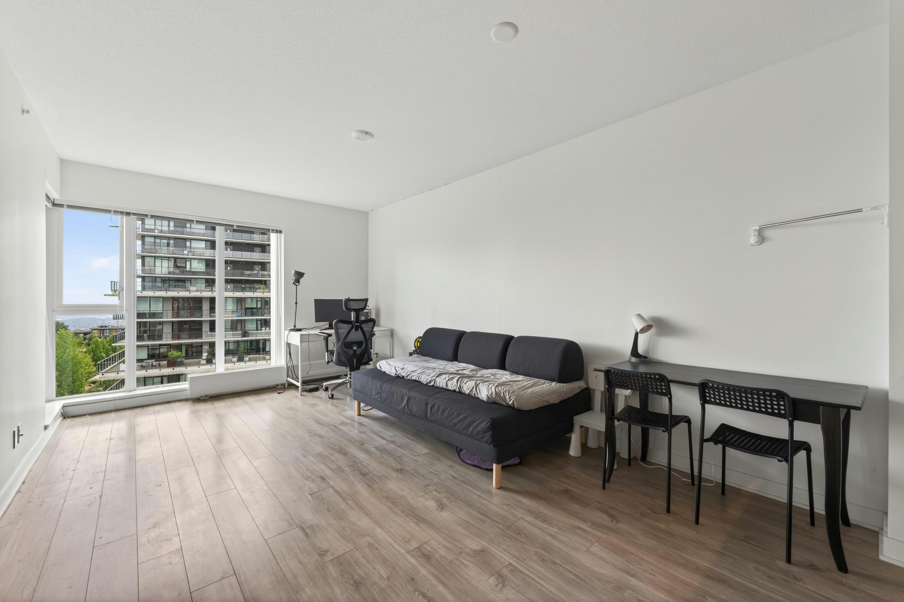 1103-8940 University Crescent - 3