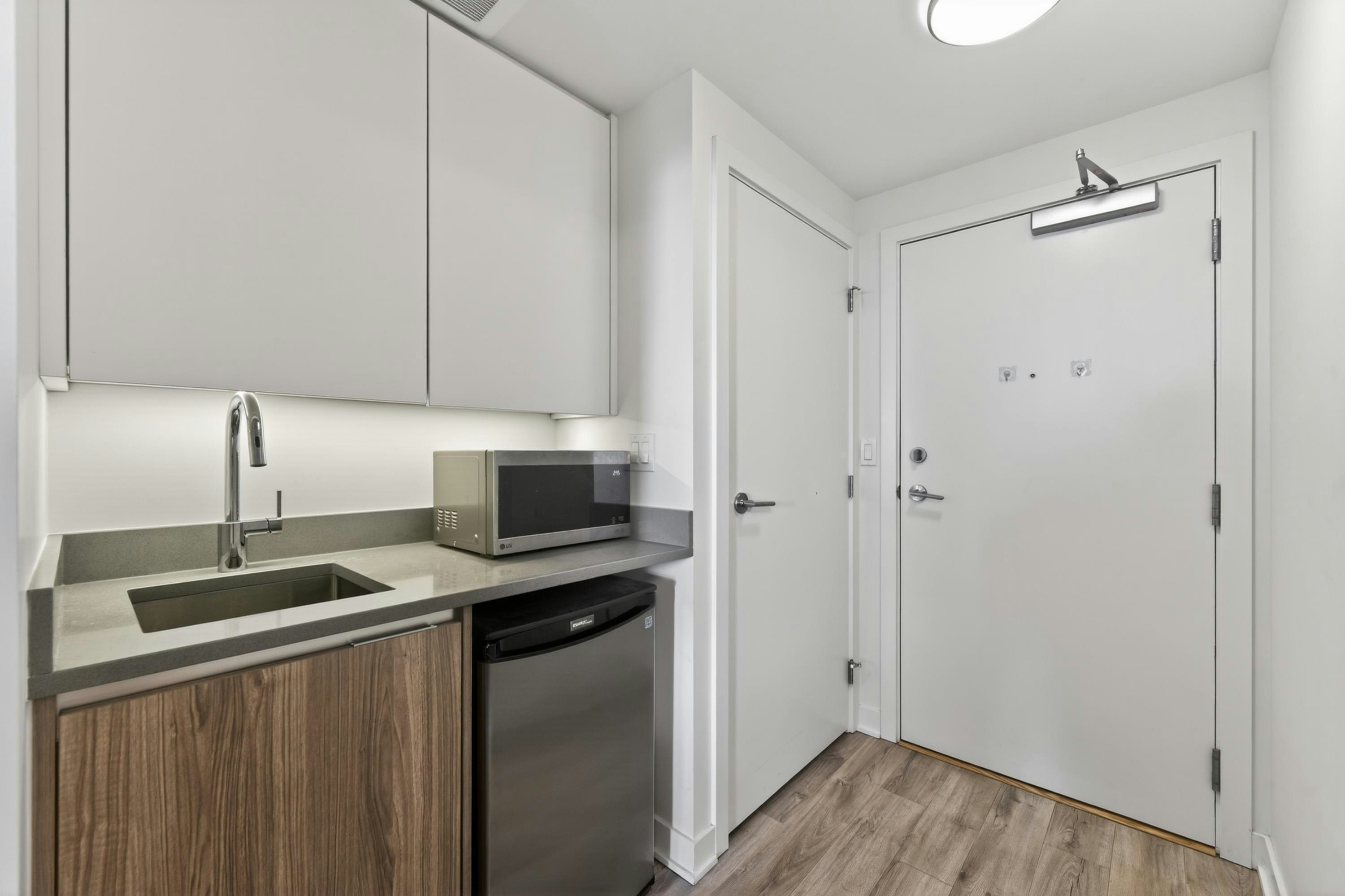 1103-8940 University Crescent, Burnaby, BC, V5A 0E7 - 13