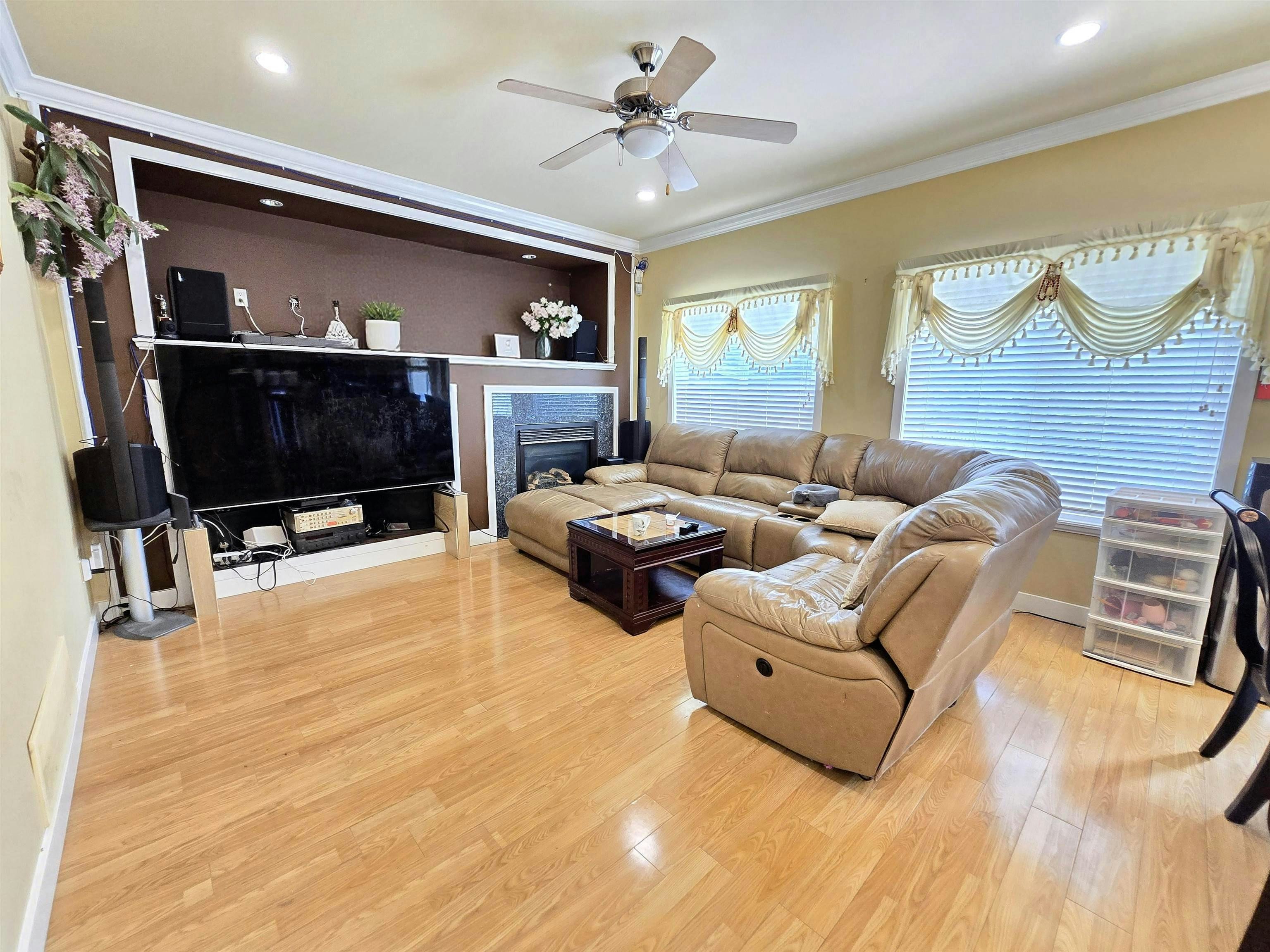 19650 73a Avenue - 5