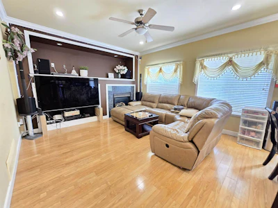 19650 73a Avenue - 5