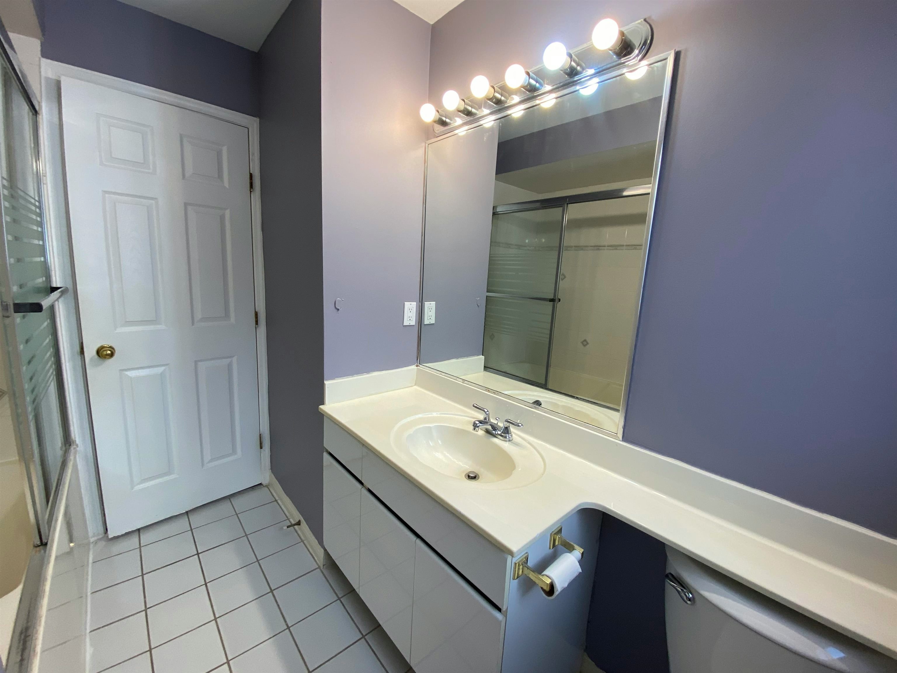 2 Bed Suite-5536 Neville Street, Burnaby, BC, V5J 2H7 - 12
