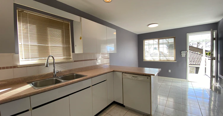 2 Bed Suite-5536 Neville Street, Burnaby, BC, V5J 2H7 - 2