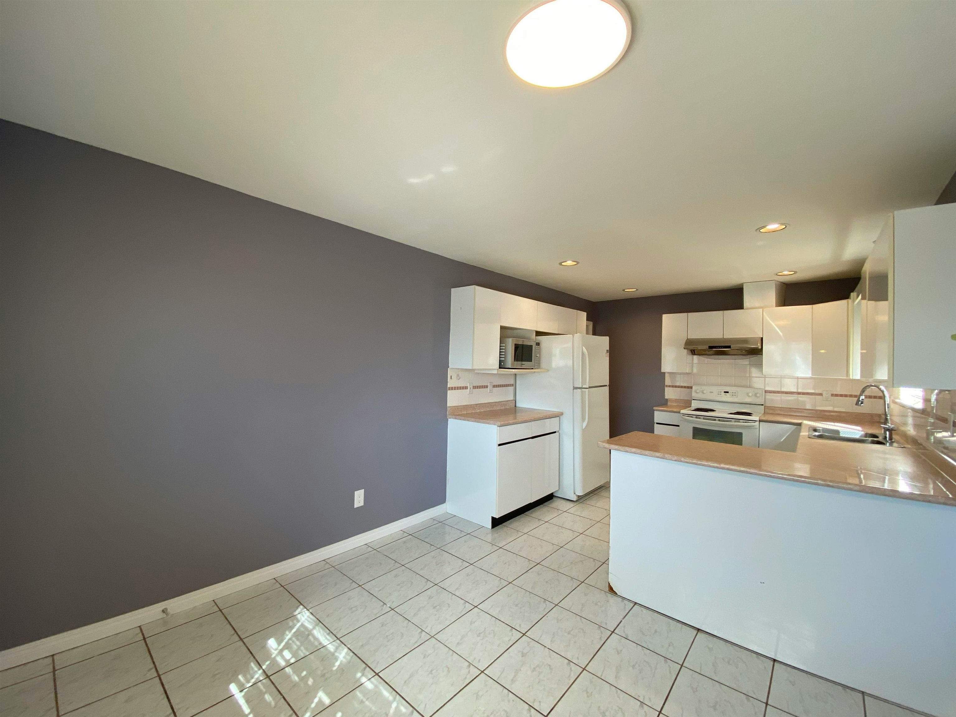 2 Bed Suite-5536 Neville Street, Burnaby, BC, V5J 2H7 - 5