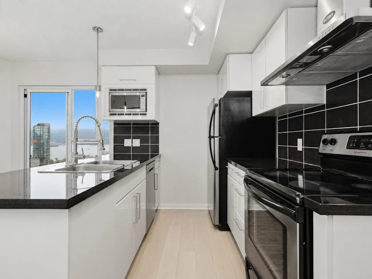 2901-689 Abbott Street, Vancouver, BC, V6B 0J2 - 4
