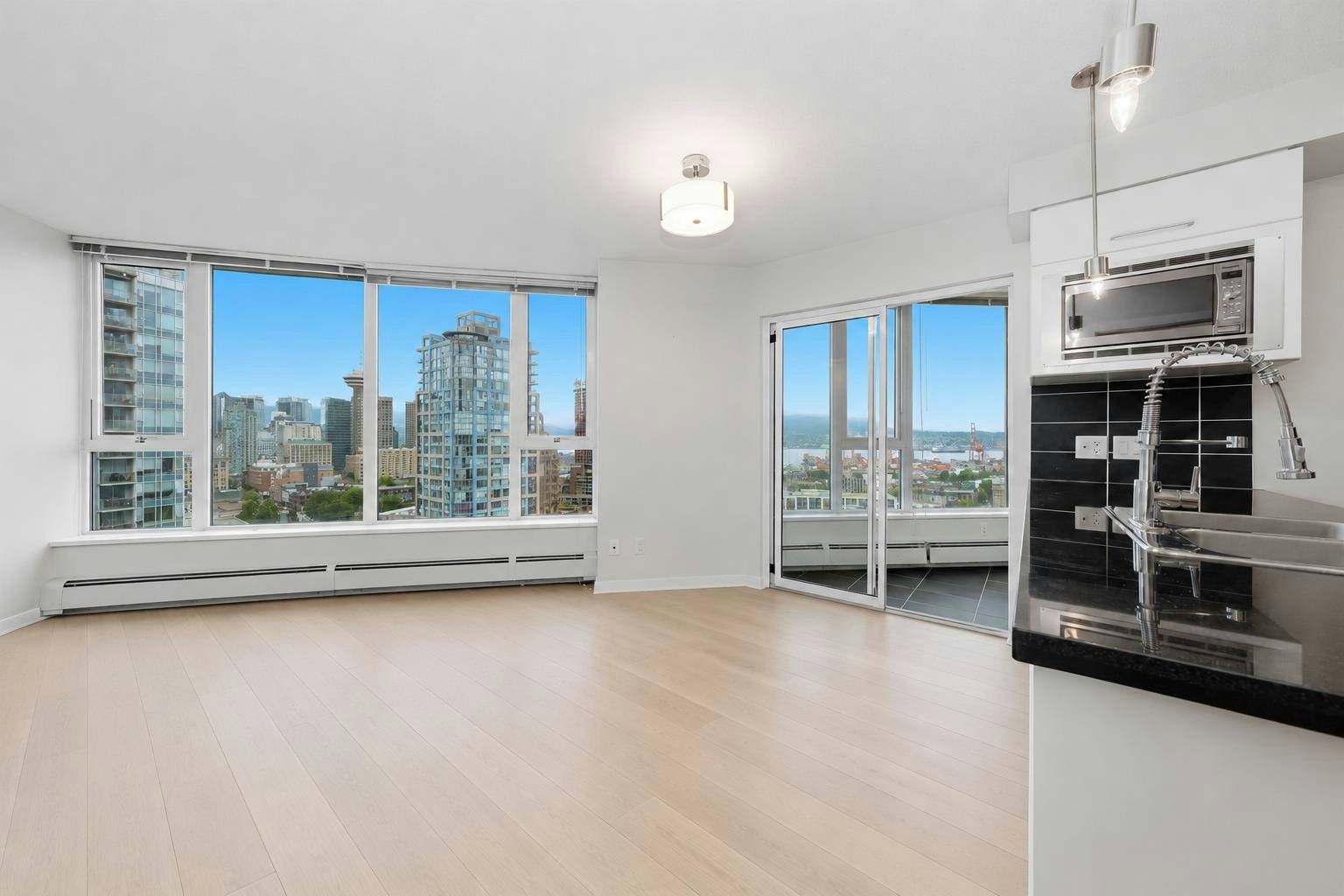 2901-689 Abbott Street, Vancouver, BC, V6B 0J2 - 3