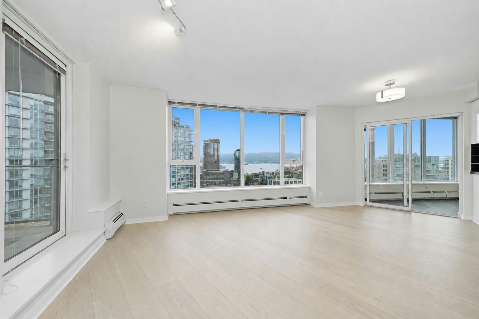 2901-689 Abbott Street, Vancouver, BC, V6B 0J2 - 9