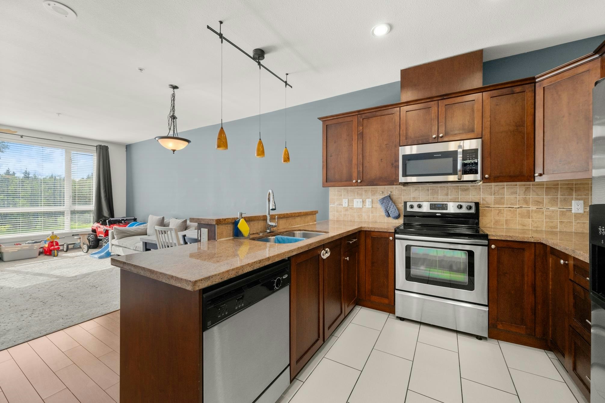 303-14333 104 Avenue, Surrey, BC, V3T 0E1 - 8