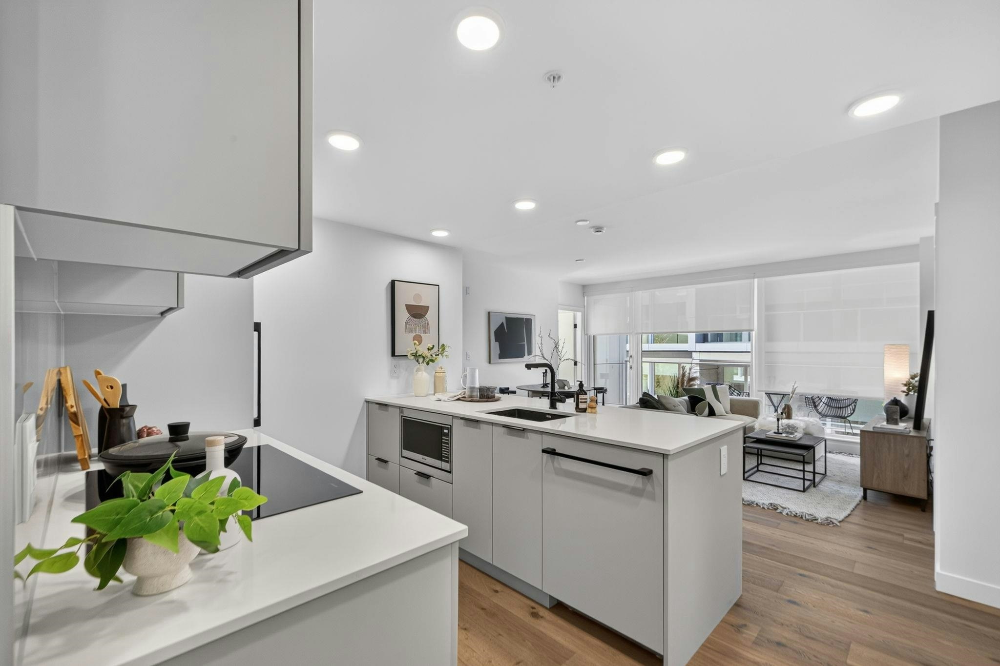 202-8030 Oak Street, Vancouver, BC, V6P 0M9