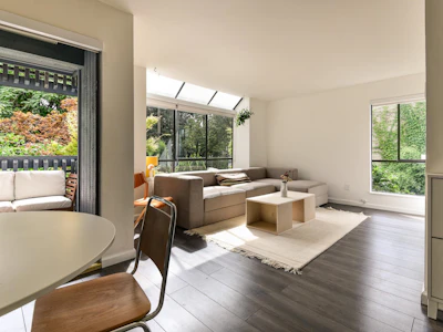 209-2173 W 6 Avenue - 2