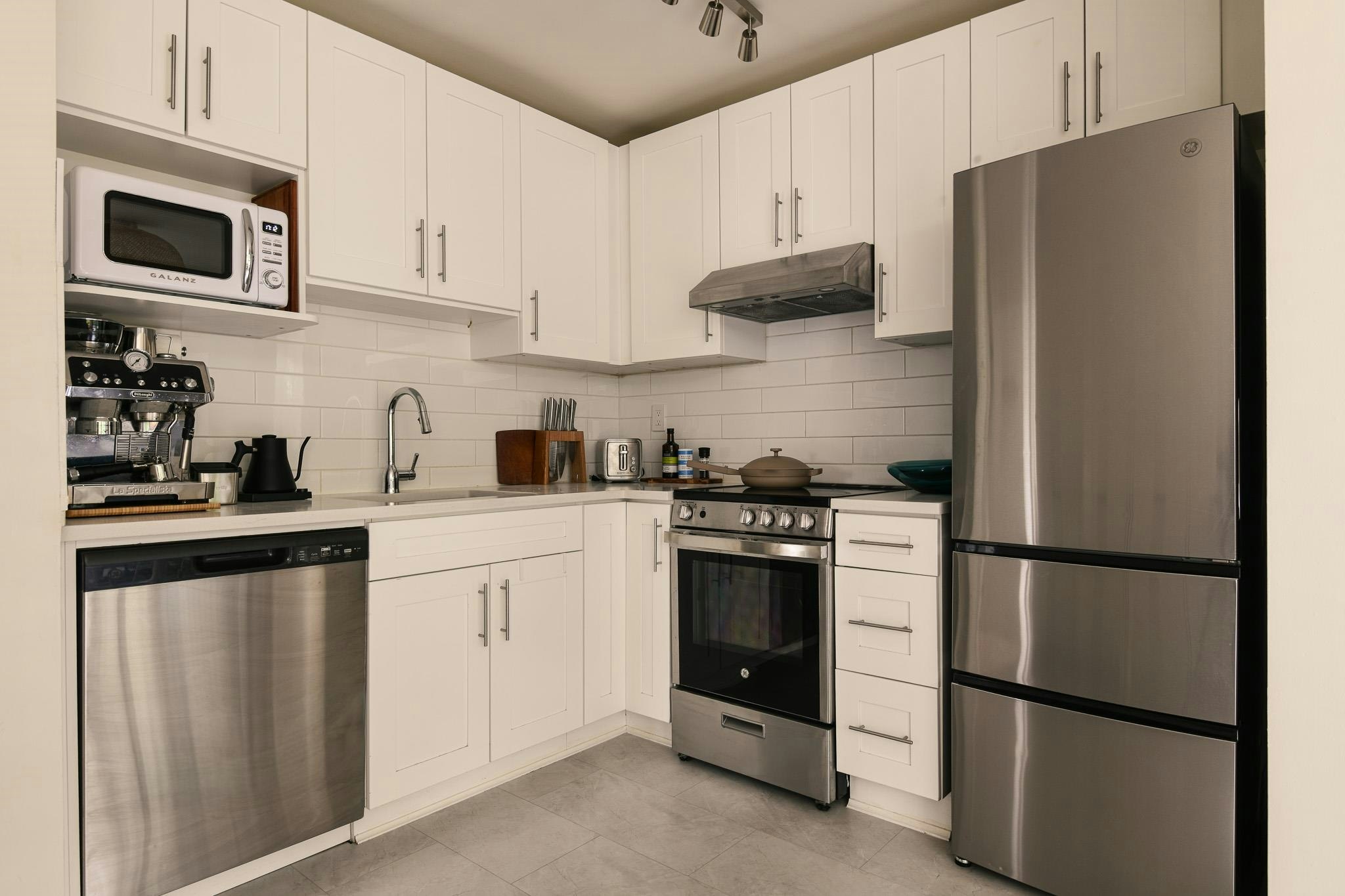 209-2173 W 6 Avenue, Vancouver, BC, V6K 1V5 - 21