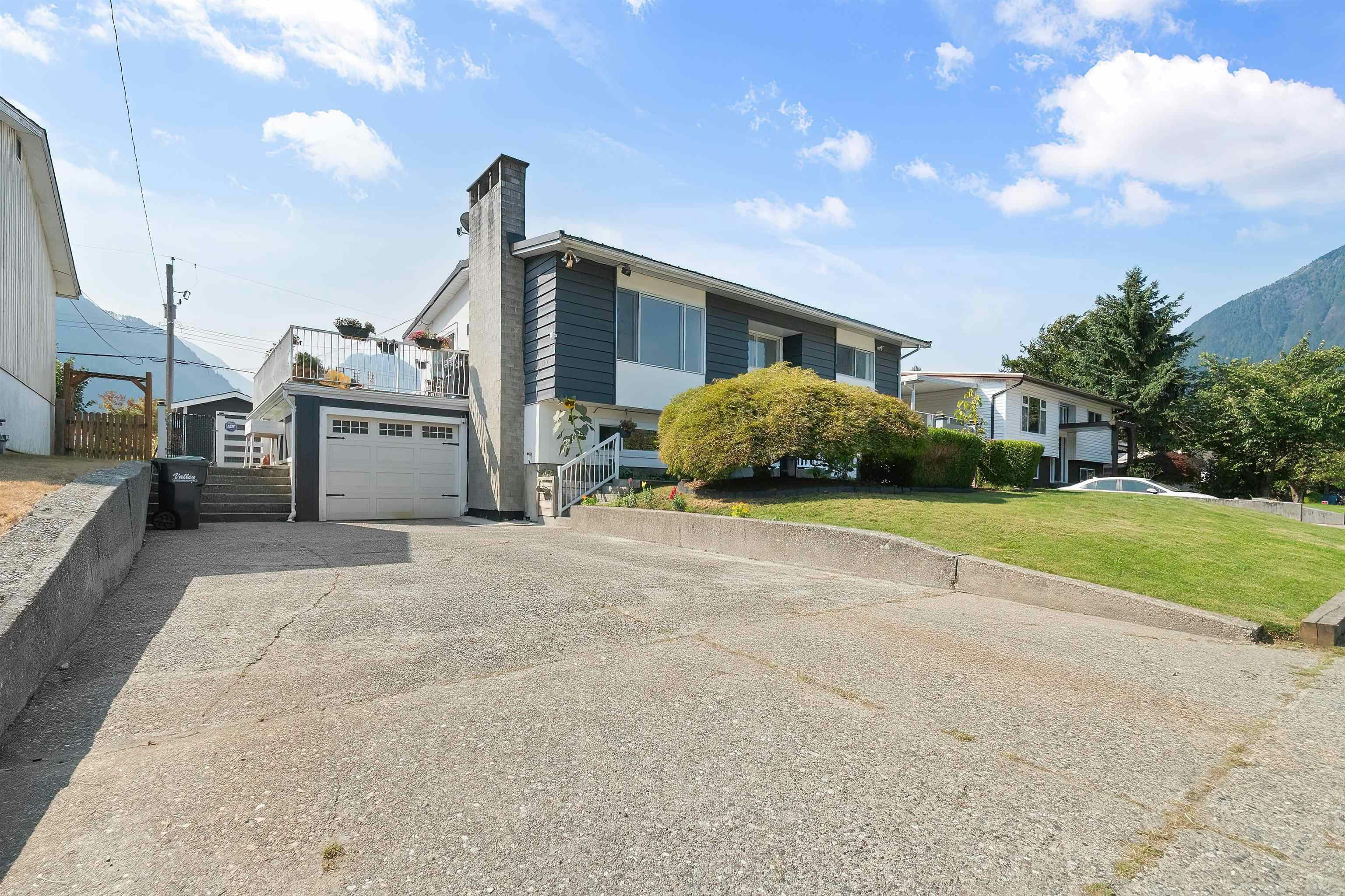 630 Thacker Avenue, Hope, BC, V0X 1L0 - 2