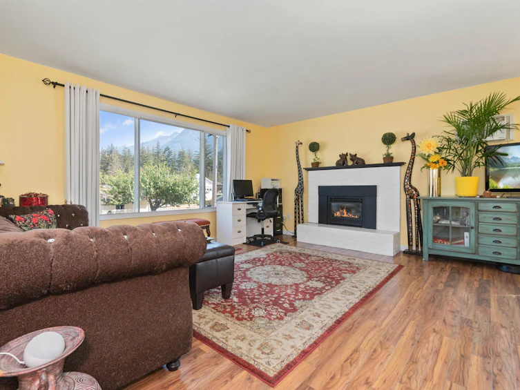 630 Thacker Avenue, Hope, BC, V0X 1L0 - 6
