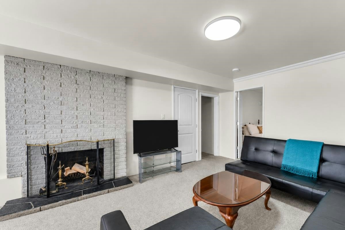 403 Newdale Court, North Vancouver, BC, V7N 3H3 - 20