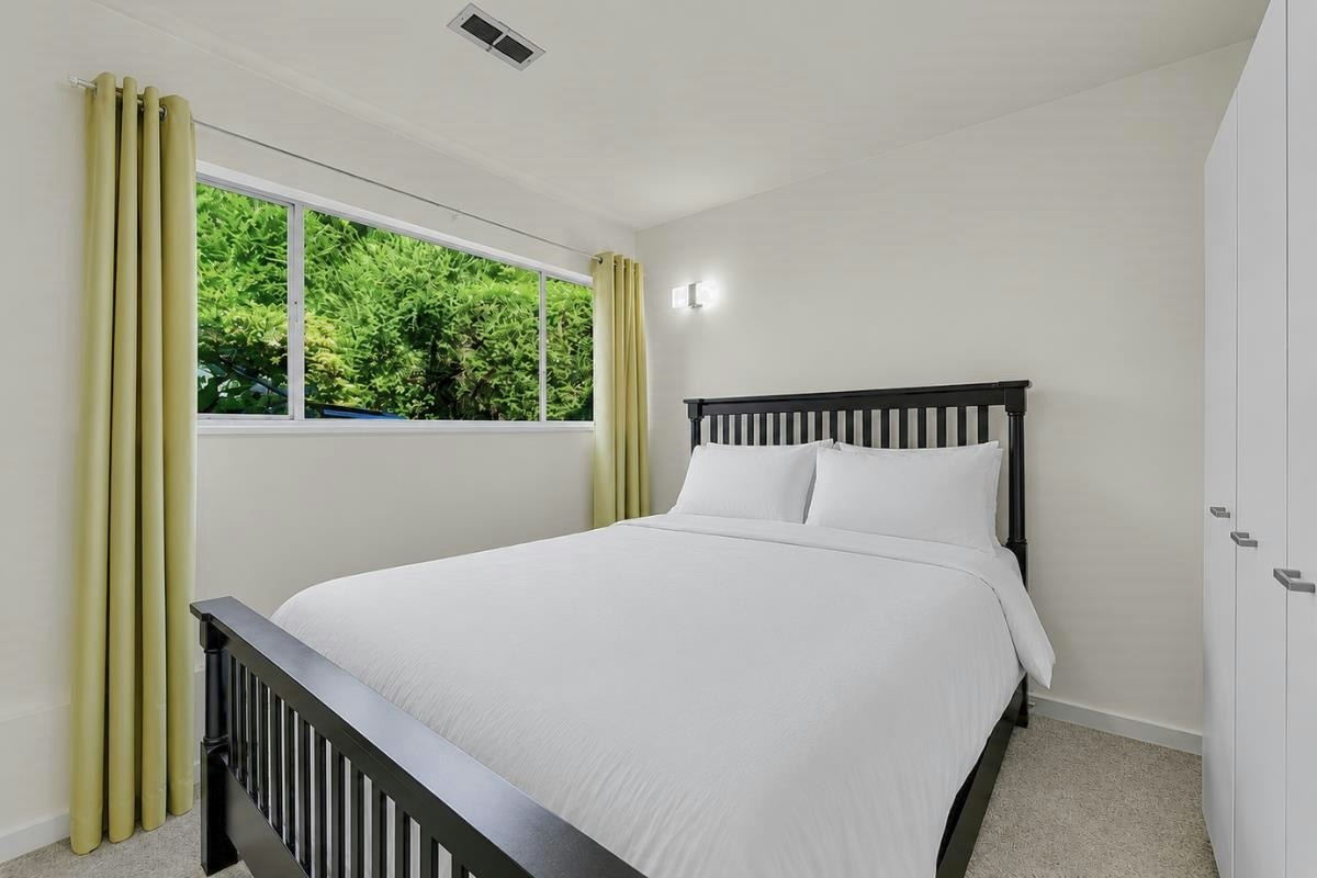 403 Newdale Court, North Vancouver, BC, V7N 3H3 - 24