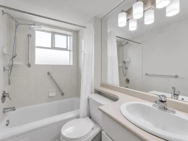 403 Newdale Court, North Vancouver, BC, V7N 3H3 - 23