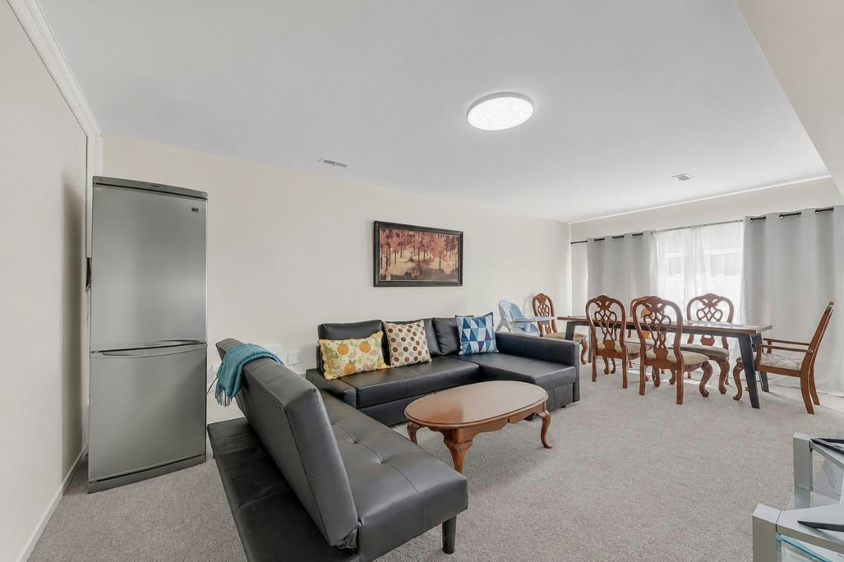 403 Newdale Court, North Vancouver, BC, V7N 3H3 - 18