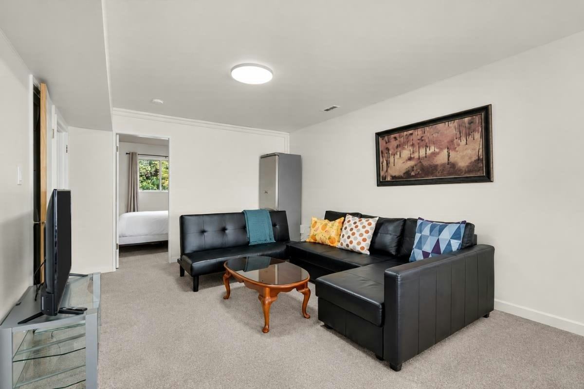 403 Newdale Court, North Vancouver, BC, V7N 3H3 - 19