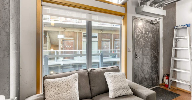 3XX-1529 W 6th Avenue, Vancouver, BC, V6J 1R1 - 2