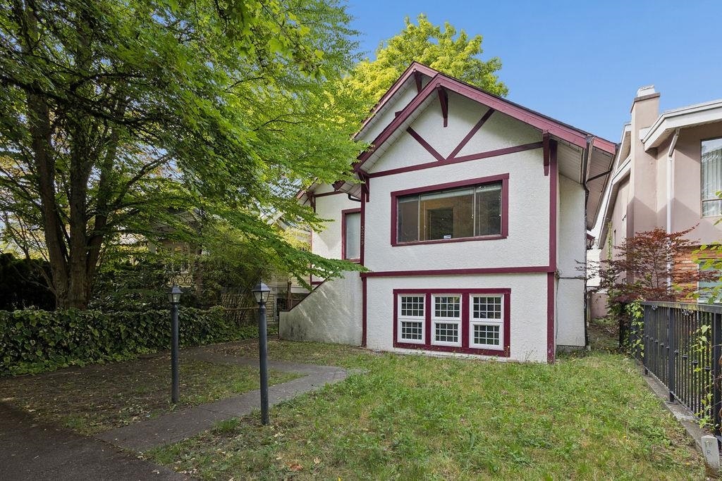 Ground level-3229 W 11th Avenue, Vancouver, BC, V6K 2M9