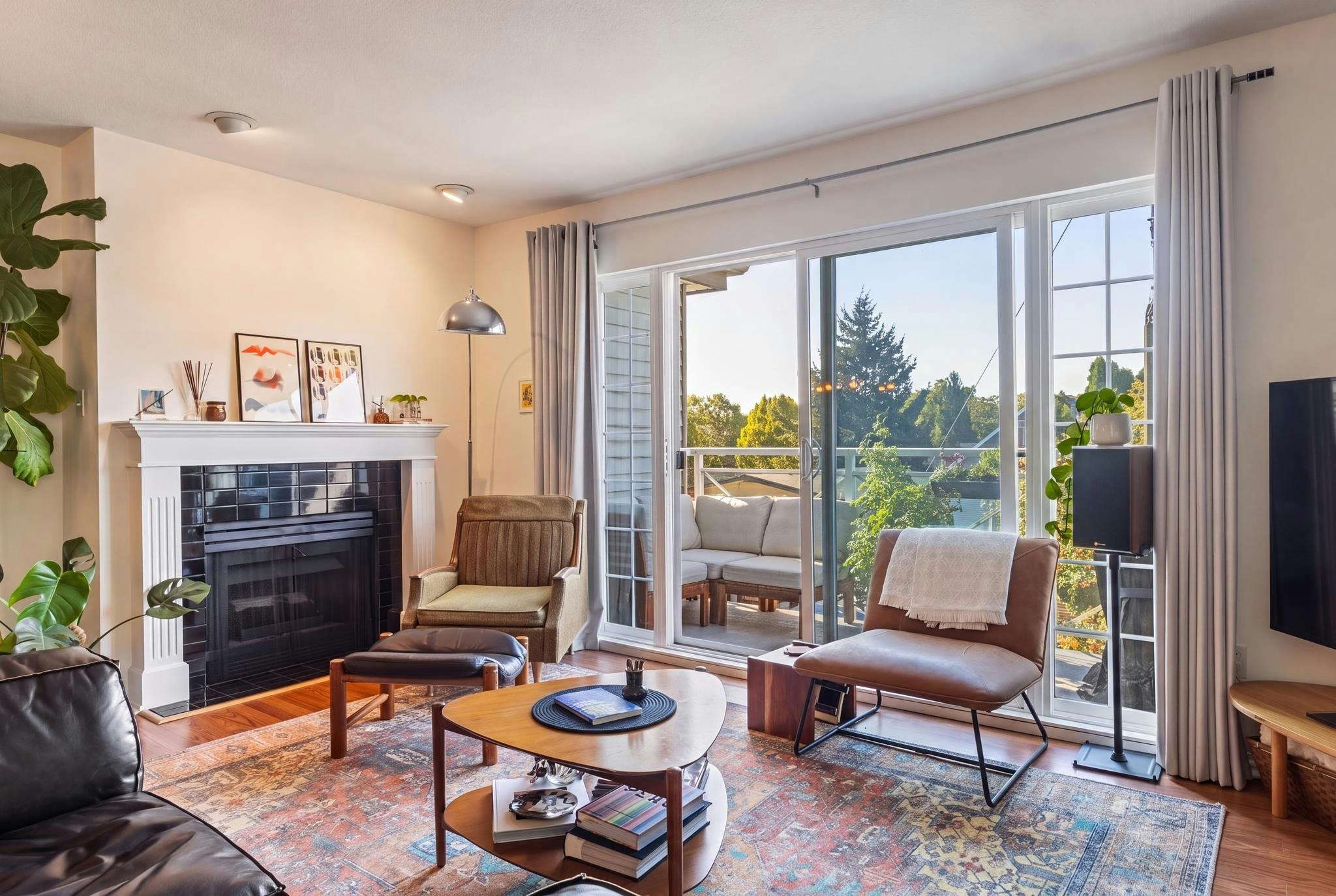 306-1868 E 11th Avenue - 3