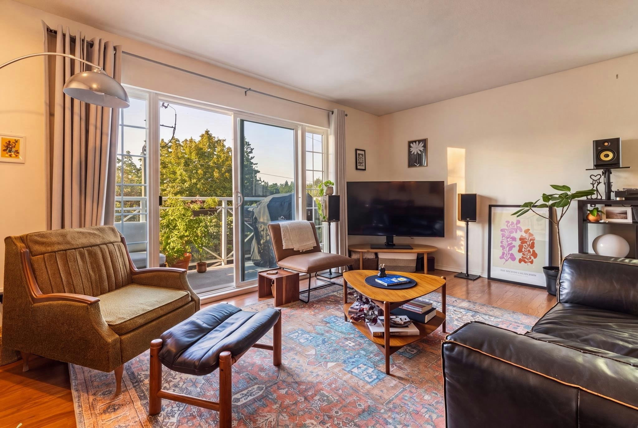 306-1868 E 11th Avenue - 2