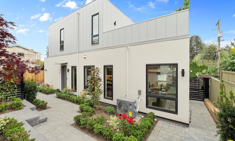 948 W 57th Avenue