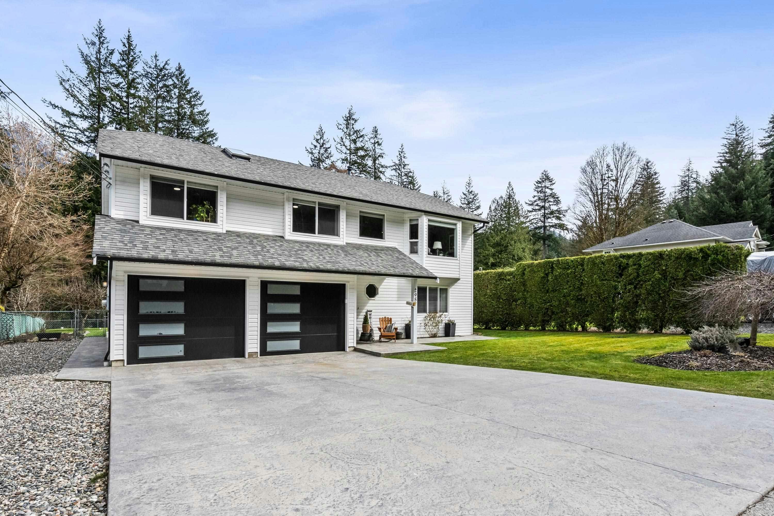 295 Forrest Crescent - 2