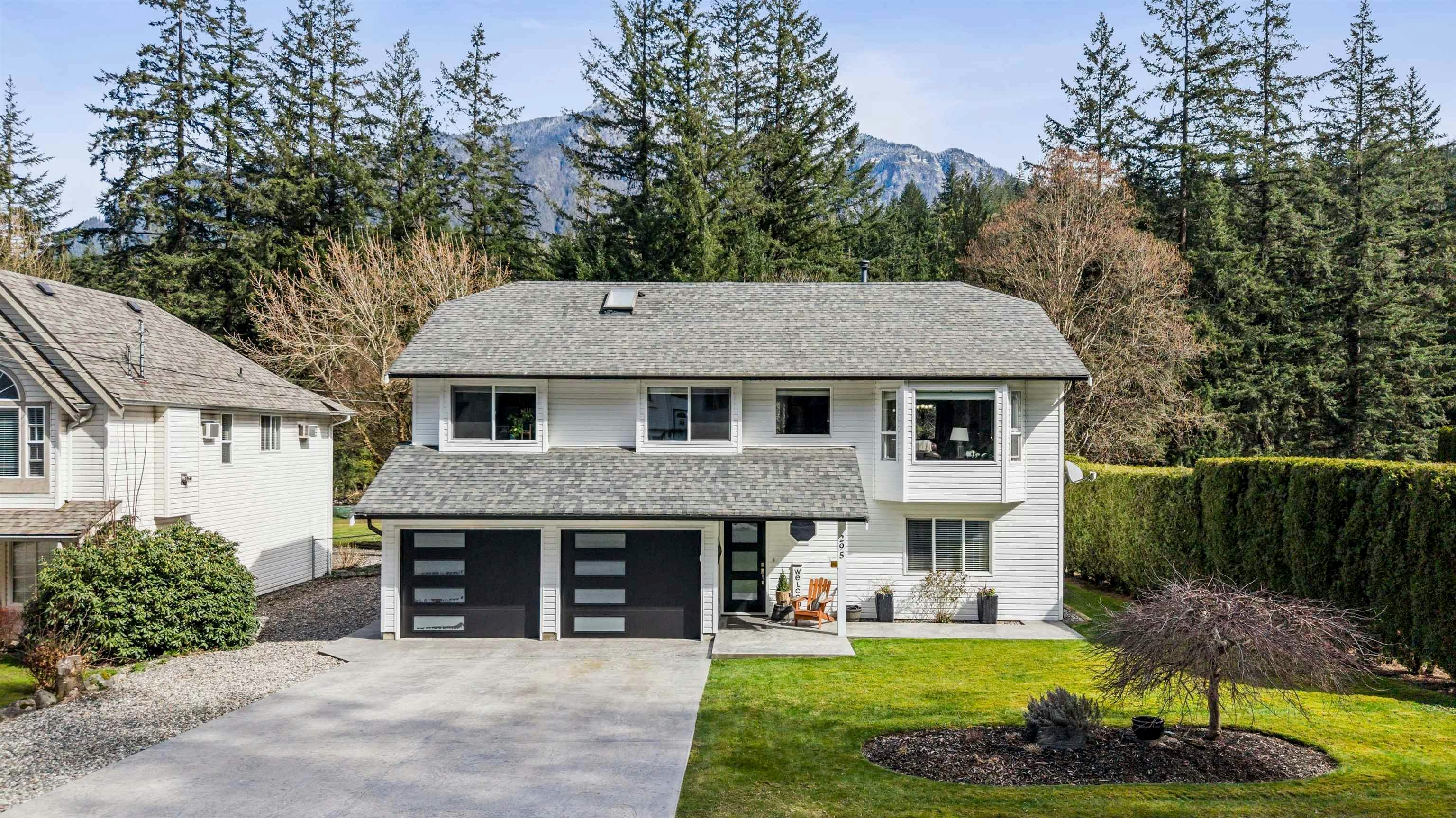 295 Forrest Crescent, Hope, BC, V0X 1L4