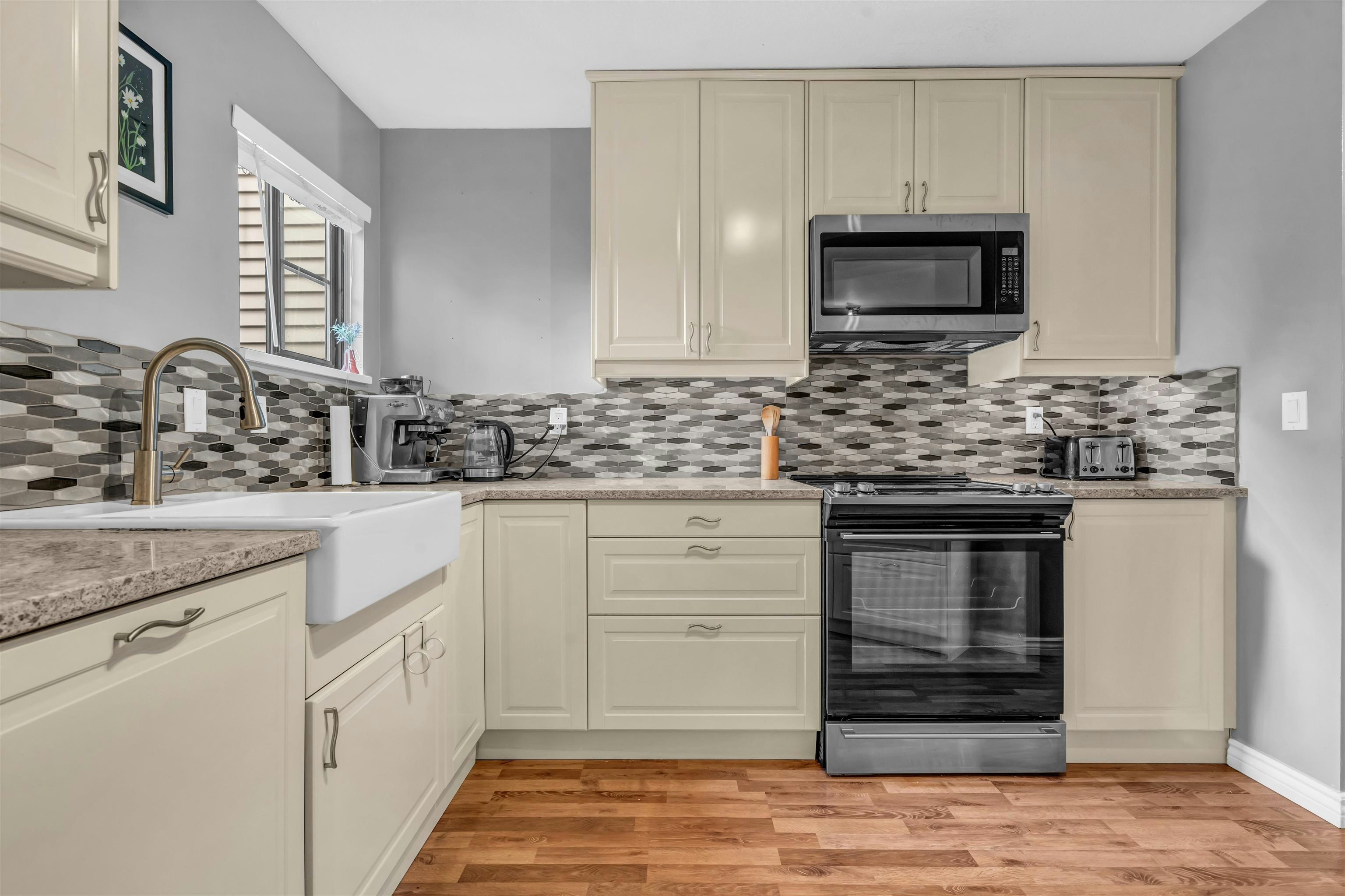 3-98 Begin Street - 4