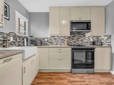 3-98 Begin Street - 4
