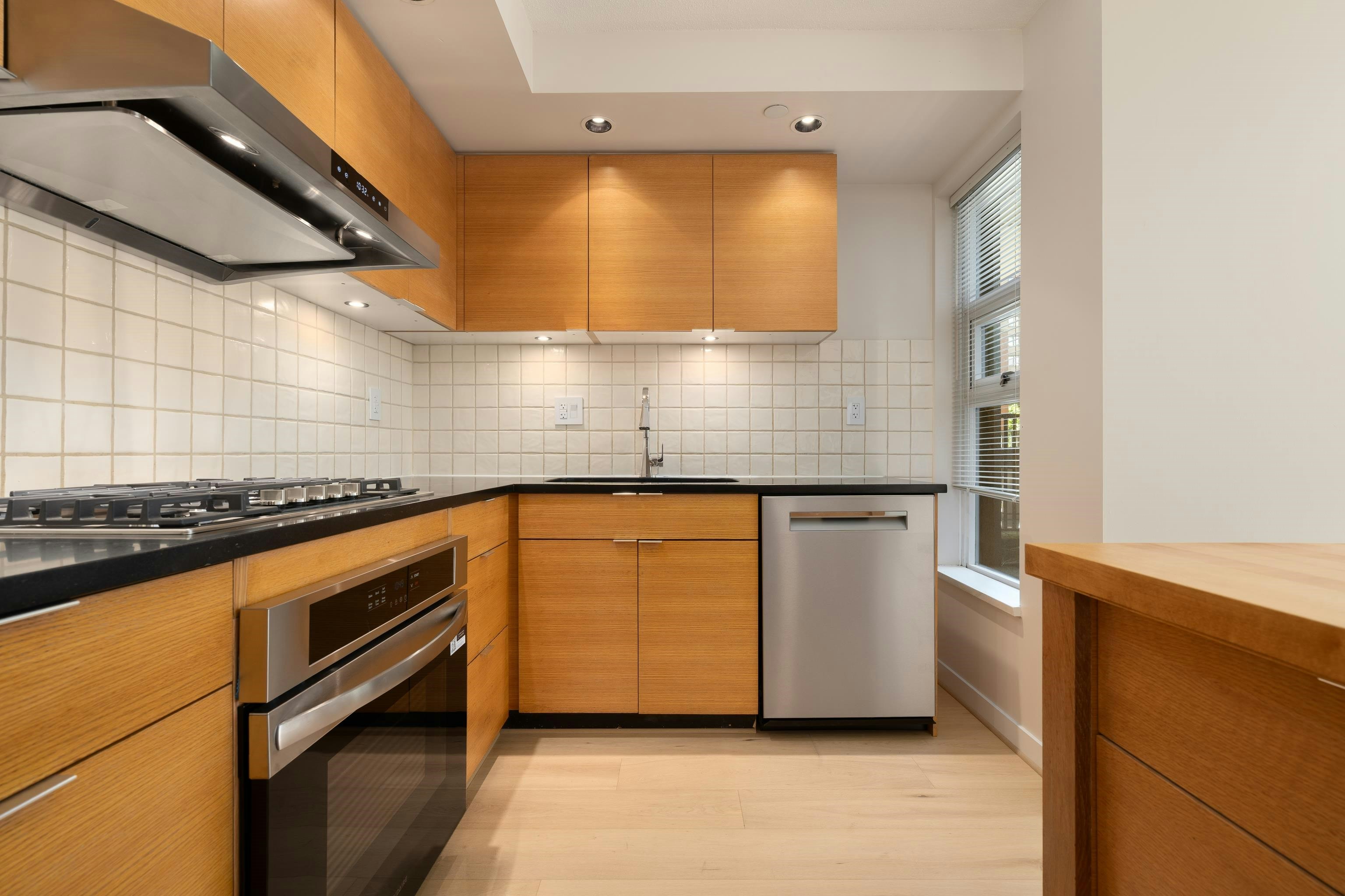 401-1055 Homer Street, Vancouver, BC, V6B 1G3 - 11