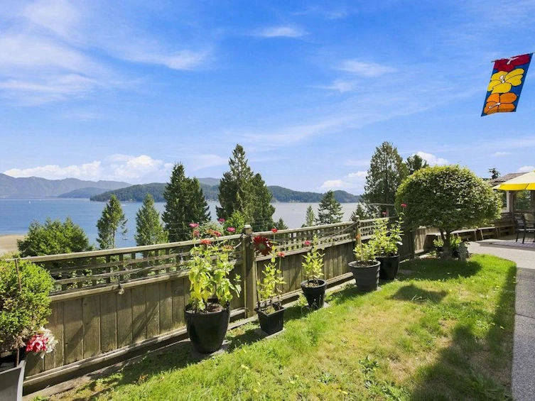 491 Woodland Avenue, Gibsons, BC, V0N 1V1 - 2
