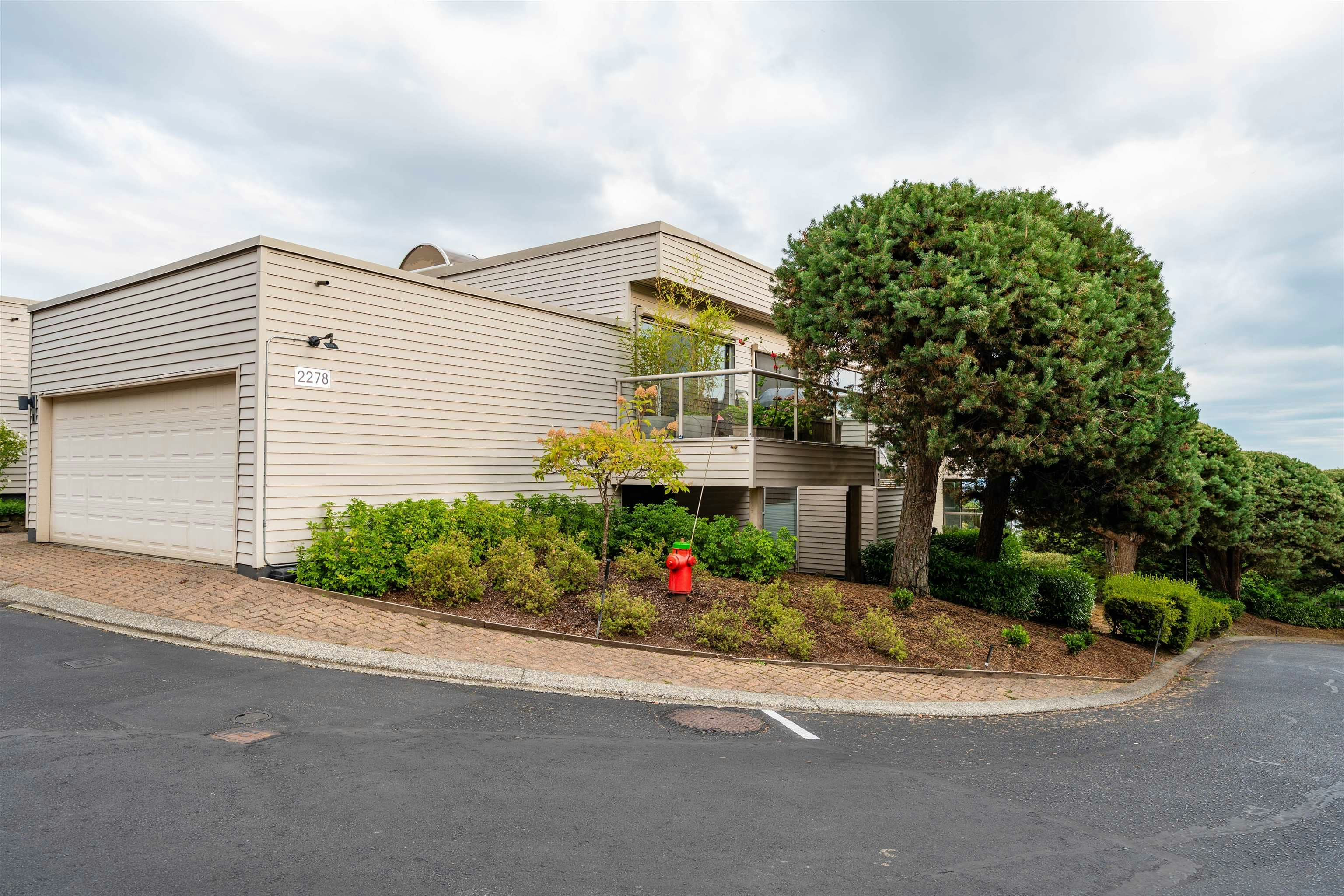 1-2278 Folkestone Way - 5