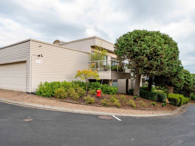 1-2278 Folkestone Way - 5