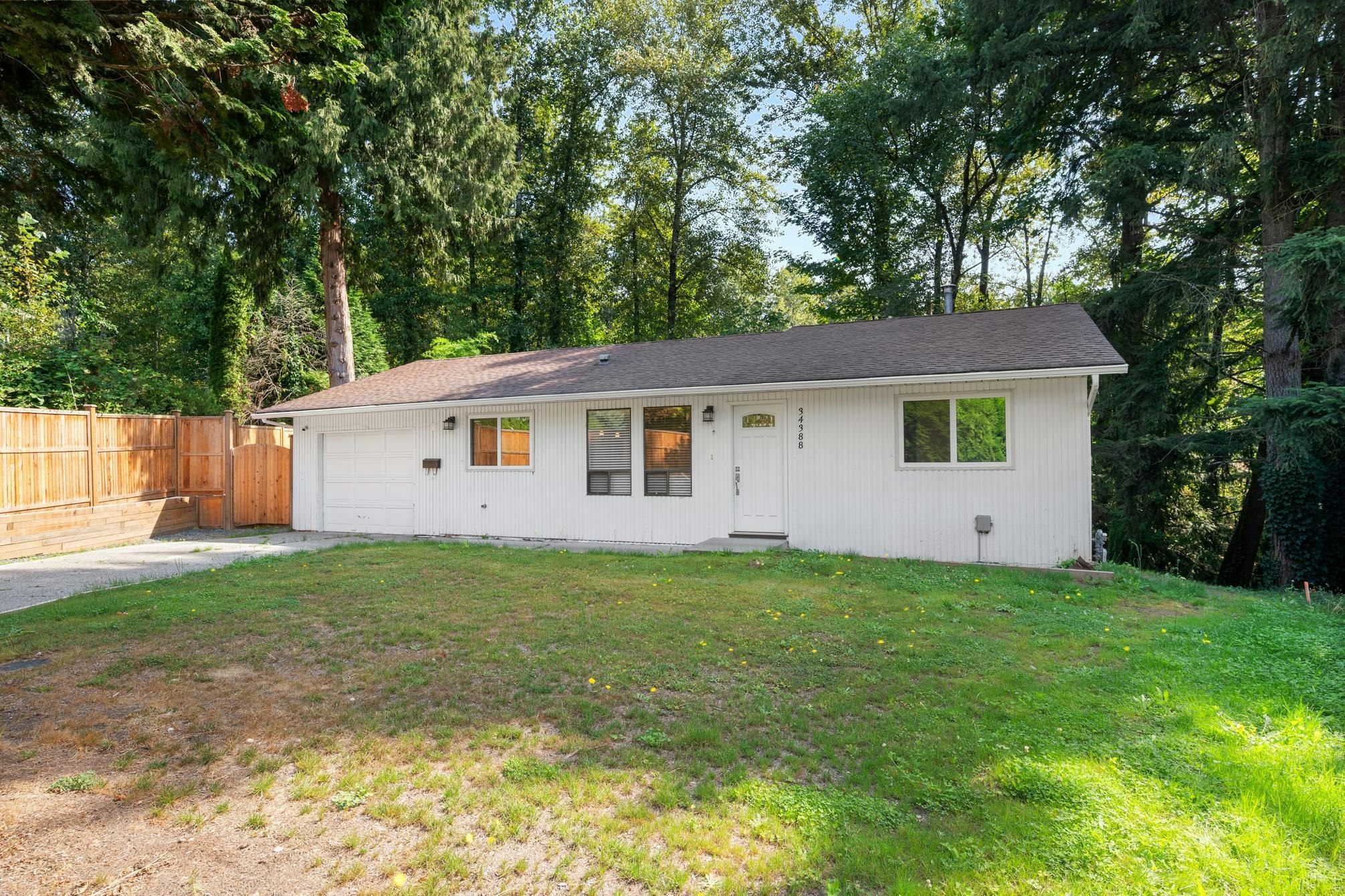 34388 Russet Place, Abbotsford, BC, V2S 5E2 - 2