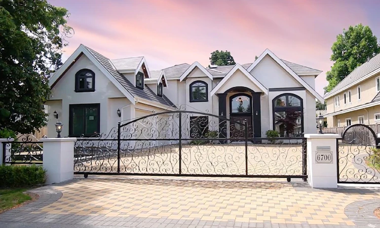 6700 Maple Road