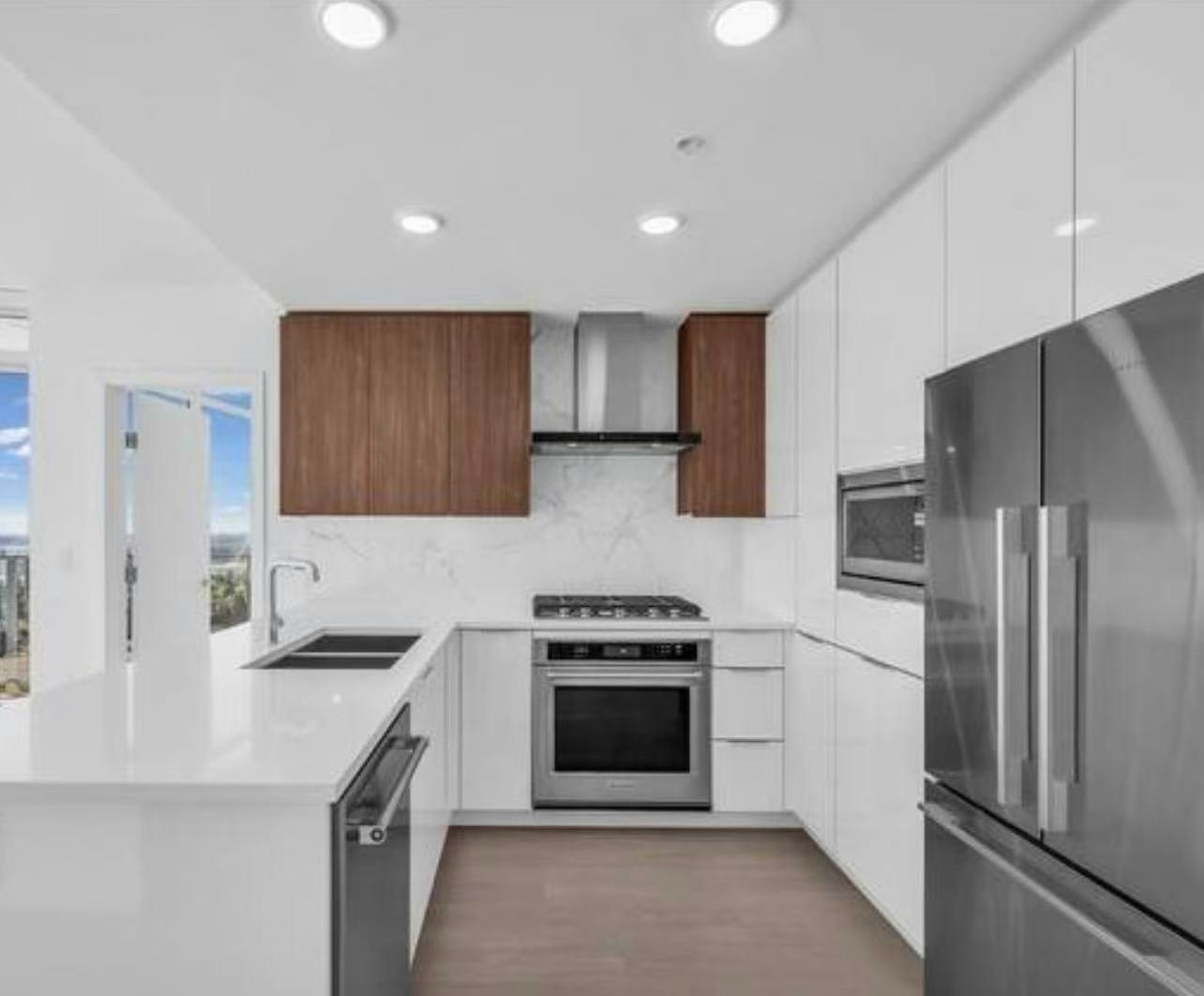 7769 Park Crescent, Burnaby, BC, V3N 0J7 2