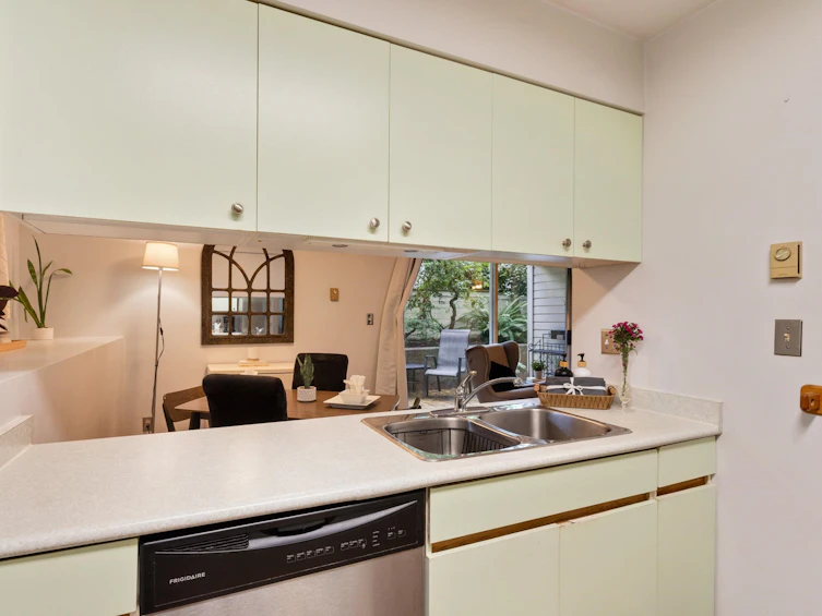 101-3270 W 4th Avenue, Vancouver, BC, V6K 1R9 - 11