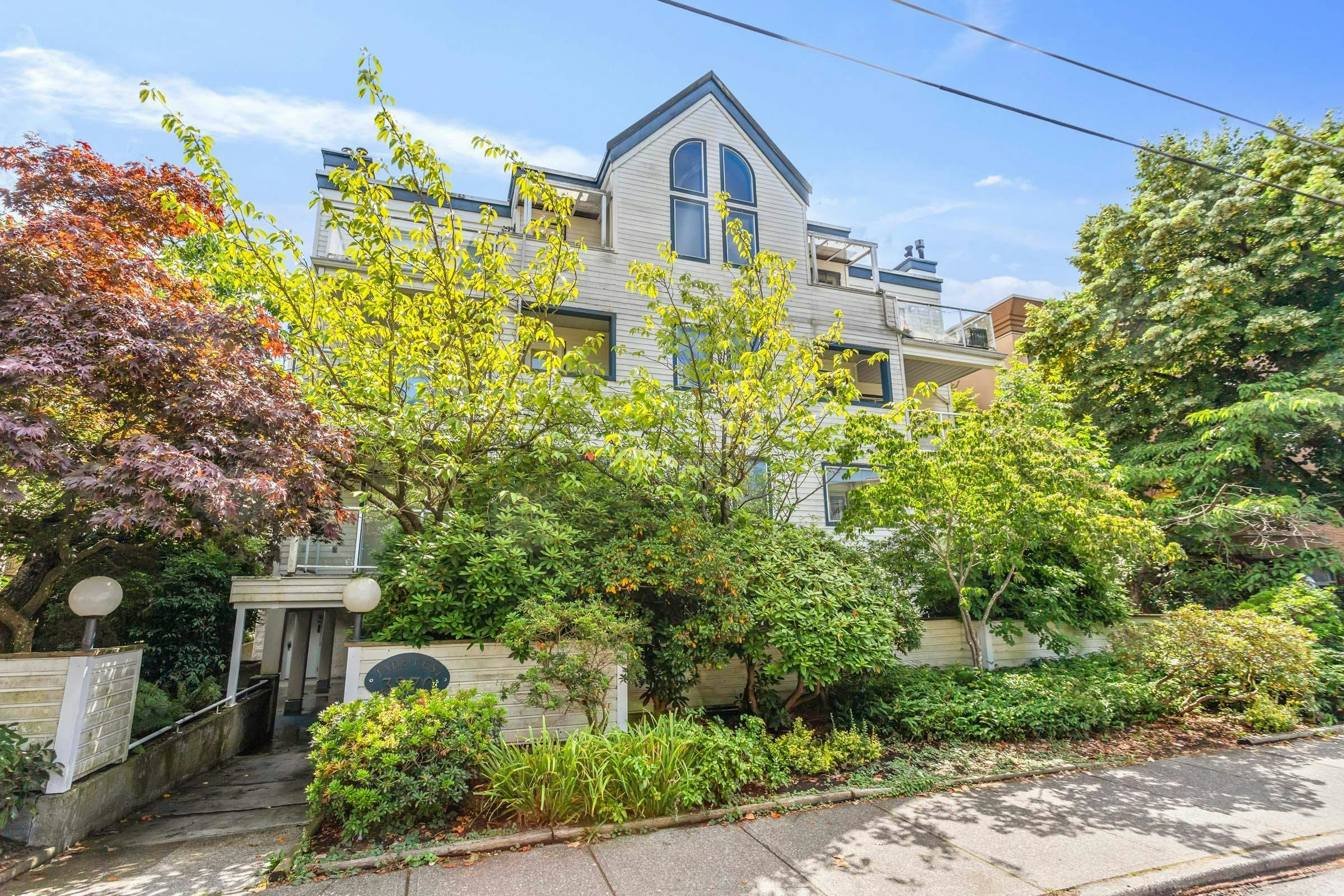 101-3270 W 4th Avenue, Vancouver, BC, V6K 1R9 - 3