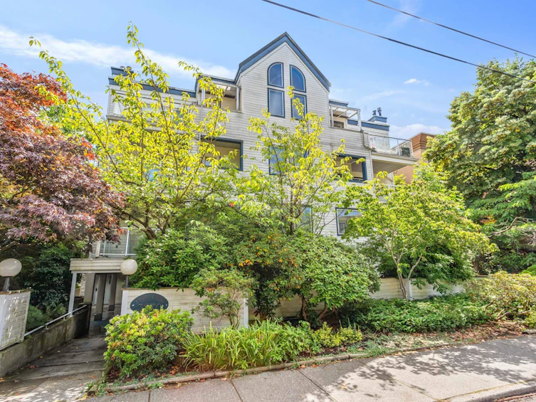 101-3270 W 4th Avenue, Vancouver, BC, V6K 1R9 - 3