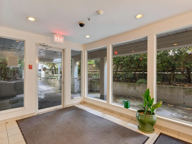 101-3270 W 4th Avenue, Vancouver, BC, V6K 1R9 - 4