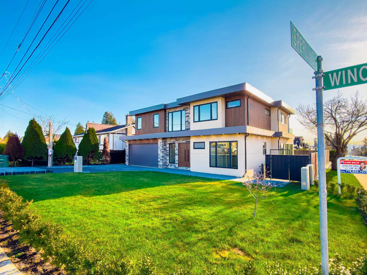 6708 Winch Street, Burnaby, BC, V5B 4K2 - 6