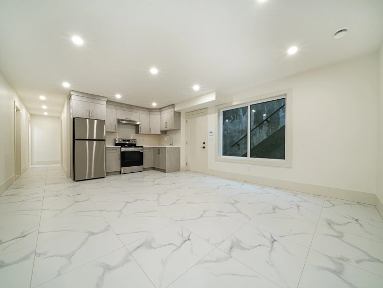 6708 Winch Street, Burnaby, BC, V5B 4K2 - 31