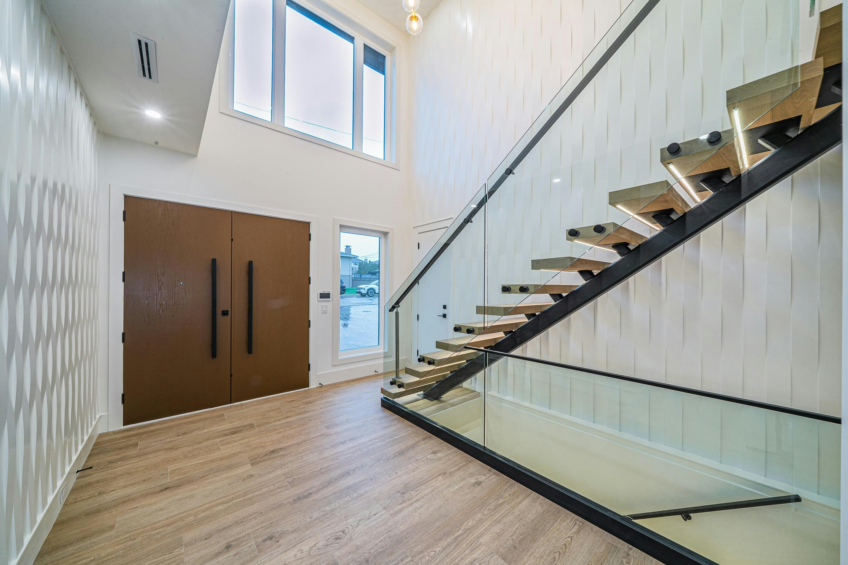 6708 Winch Street, Burnaby, BC, V5B 4K2 - 7