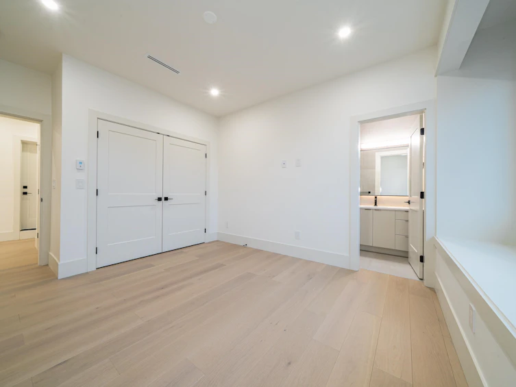 6708 Winch Street, Burnaby, BC, V5B 4K2 - 28